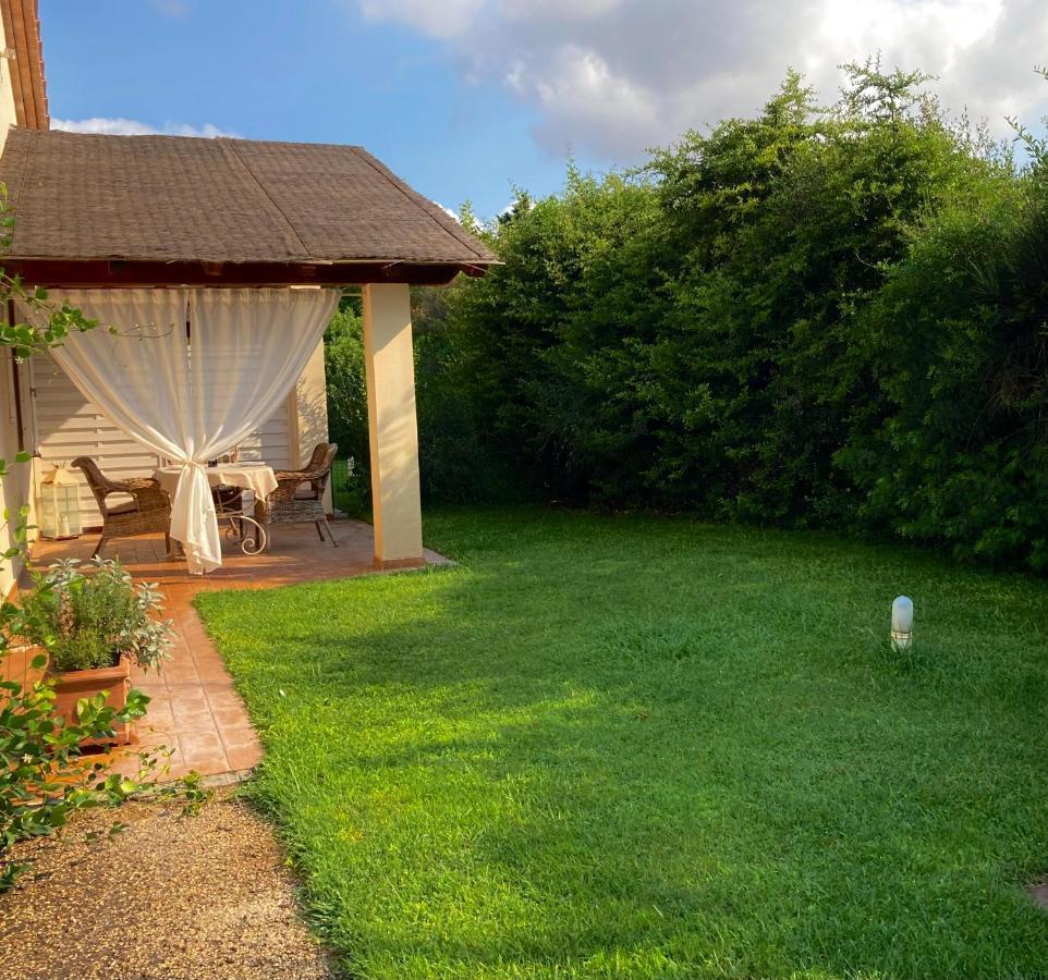 Relais Le Fornacelle Aparthotel Кастането Кардучи Екстериор снимка
