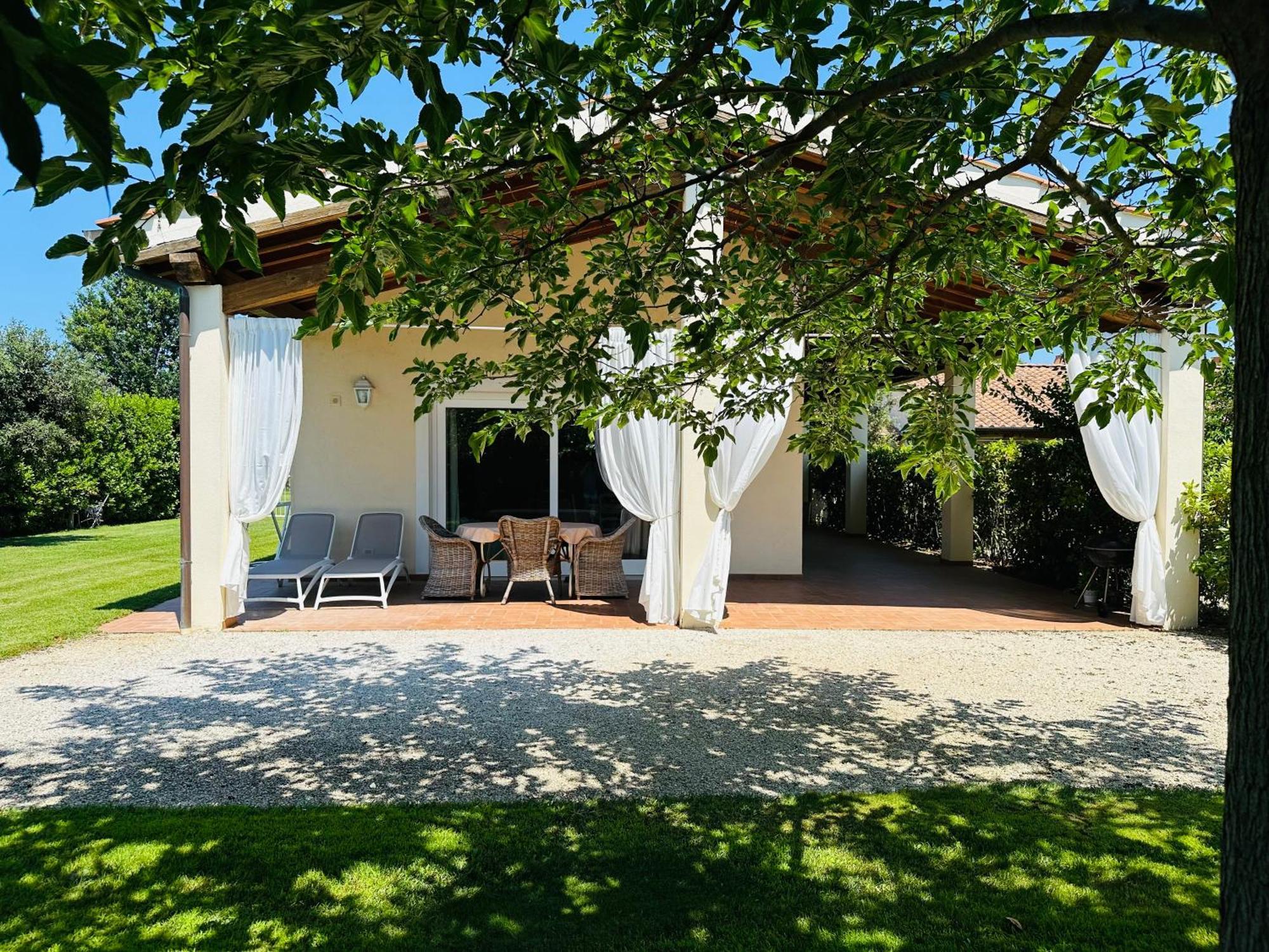 Relais Le Fornacelle Aparthotel Кастането Кардучи Екстериор снимка