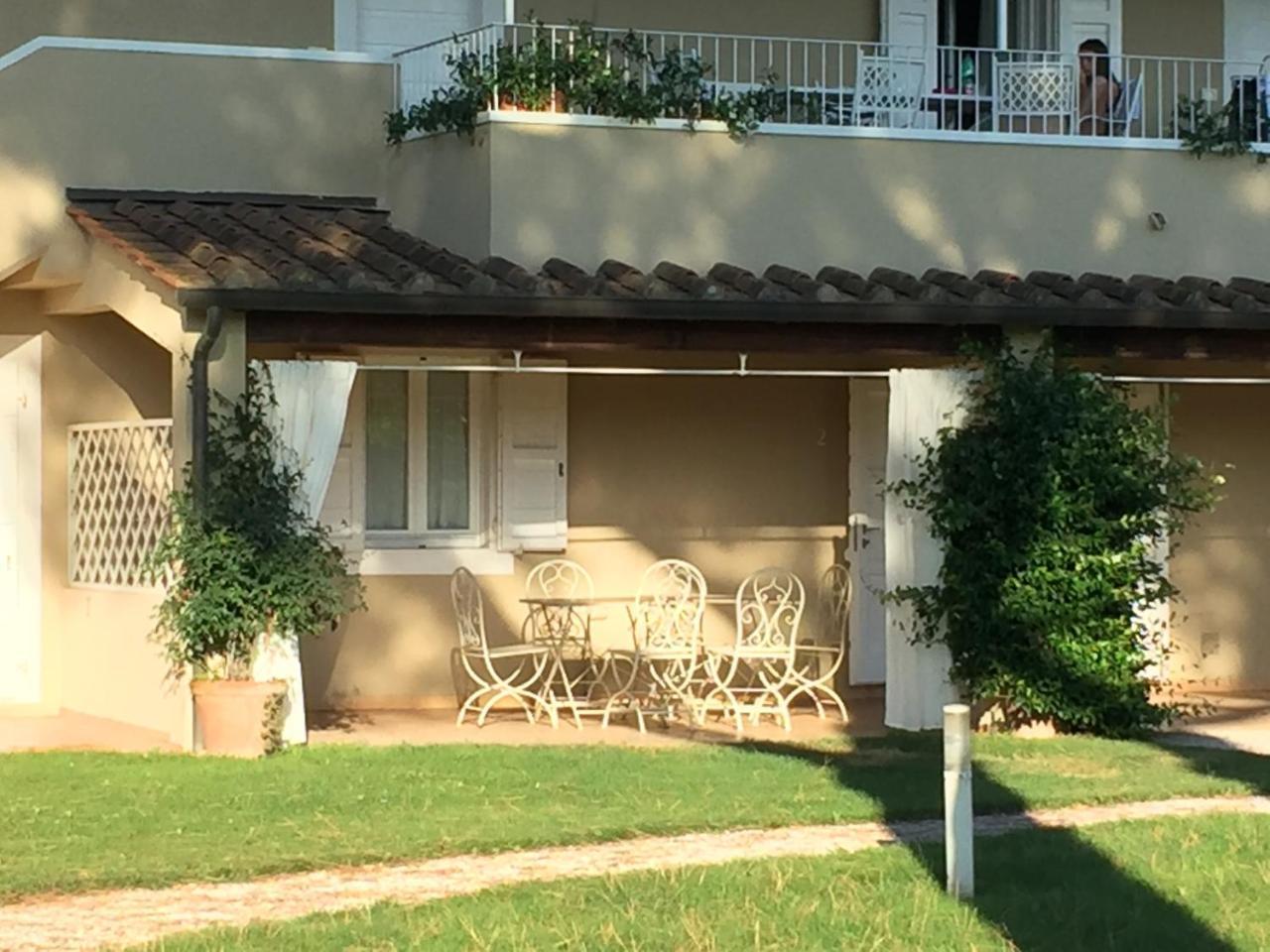 Relais Le Fornacelle Aparthotel Кастането Кардучи Екстериор снимка