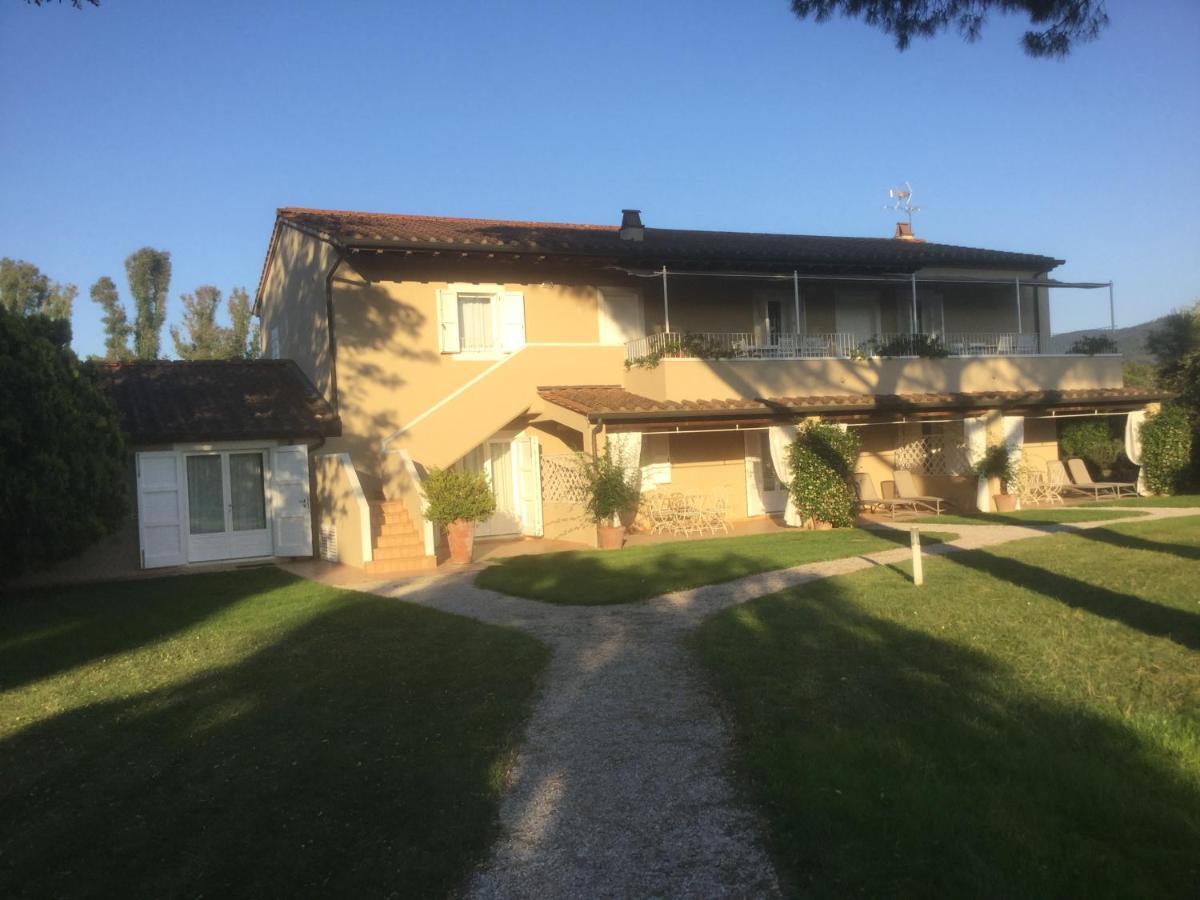 Relais Le Fornacelle Aparthotel Кастането Кардучи Екстериор снимка