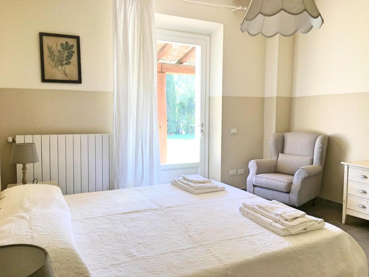 Relais Le Fornacelle Aparthotel Кастането Кардучи Екстериор снимка