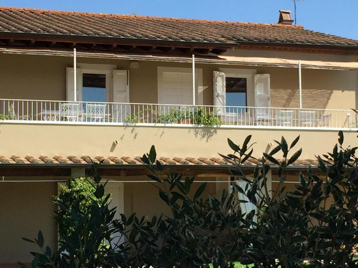 Relais Le Fornacelle Aparthotel Кастането Кардучи Екстериор снимка